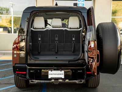 2026 Land Rover Defender 130 X-Dynamic SE