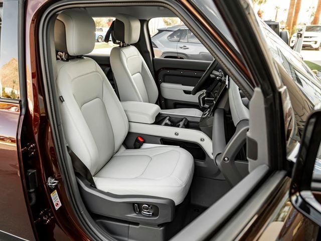 2026 Land Rover Defender 130 X-Dynamic SE