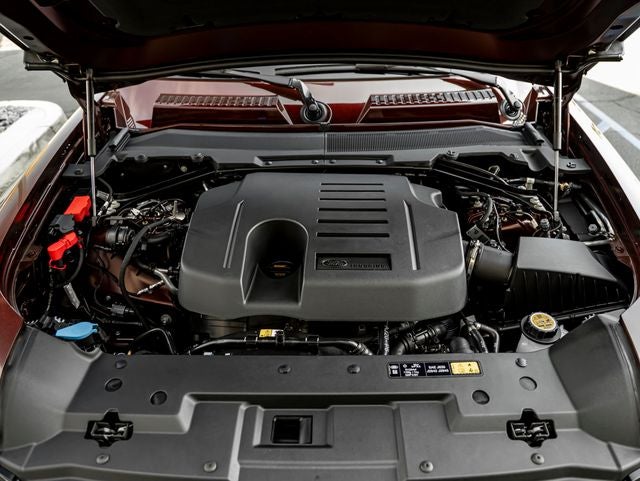 2026 Land Rover Defender 130 X-Dynamic SE