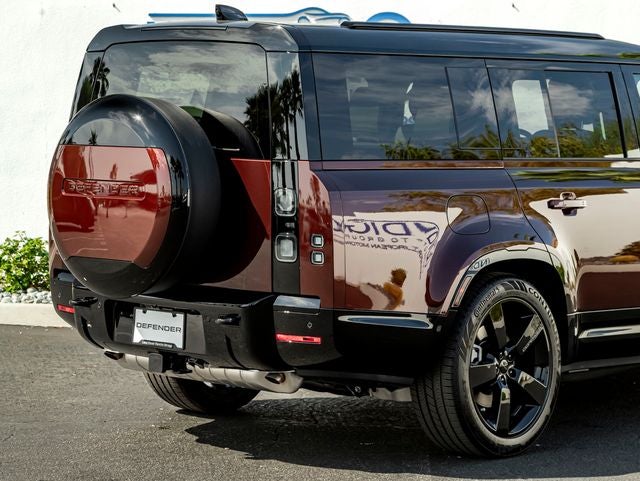 2026 Land Rover Defender 130 X-Dynamic SE