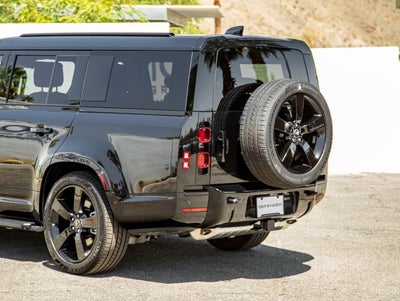 2025 Land Rover Defender 130 X-Dynamic SE