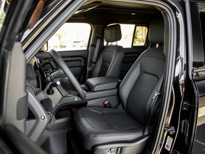 2025 Land Rover Defender 130 X-Dynamic SE