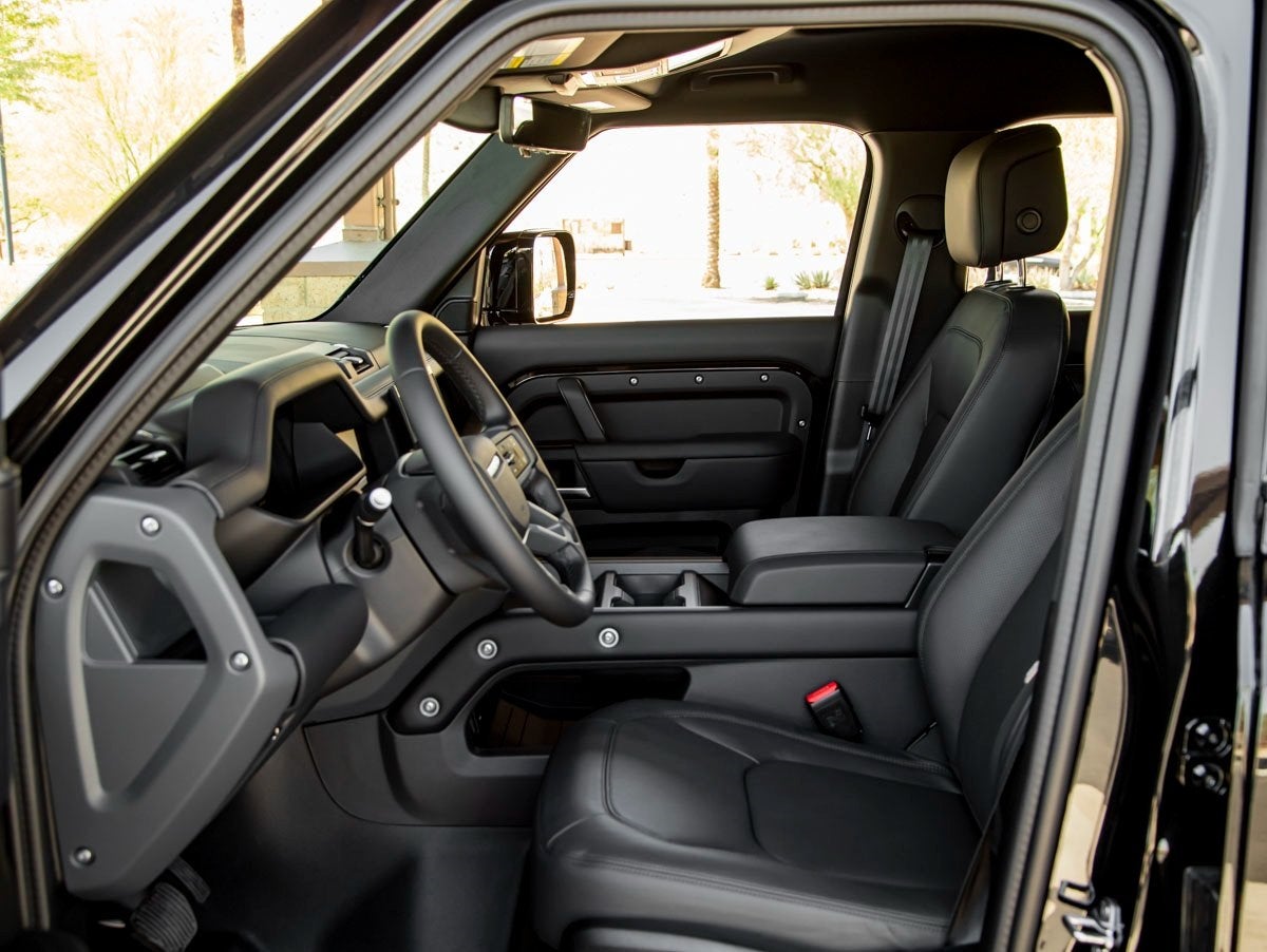 2025 Land Rover Defender 130 X-Dynamic SE