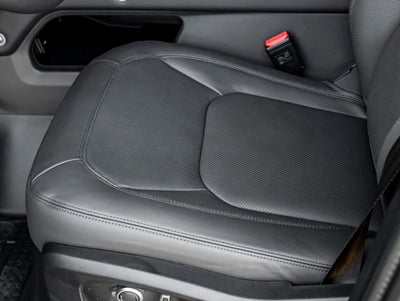 2025 Land Rover Defender 130 X-Dynamic SE