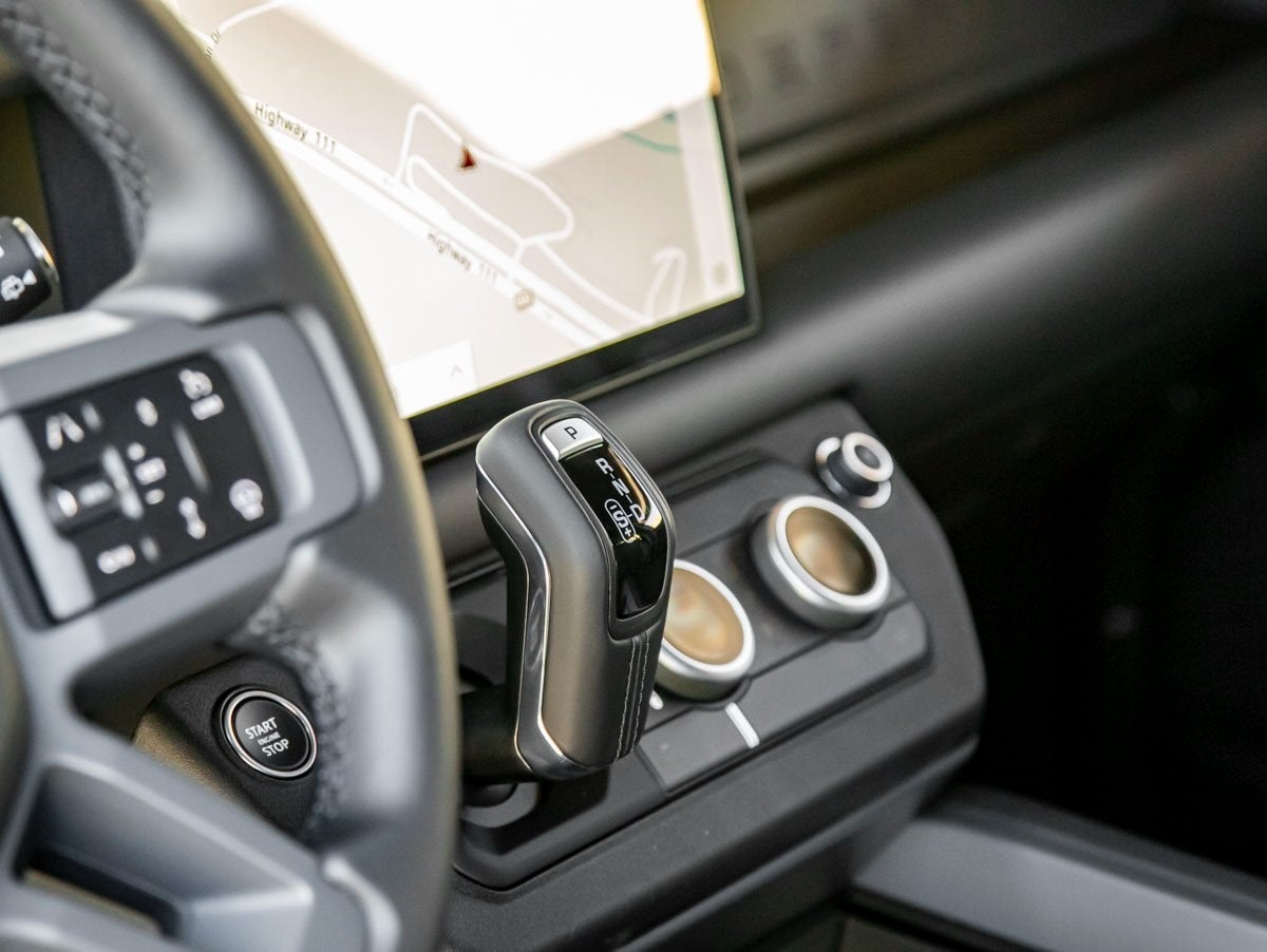 2025 Land Rover Defender 130 X-Dynamic SE