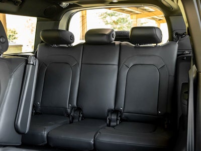 2025 Land Rover Defender 130 X-Dynamic SE