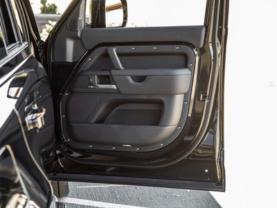 2025 Land Rover Defender 130 X-Dynamic SE