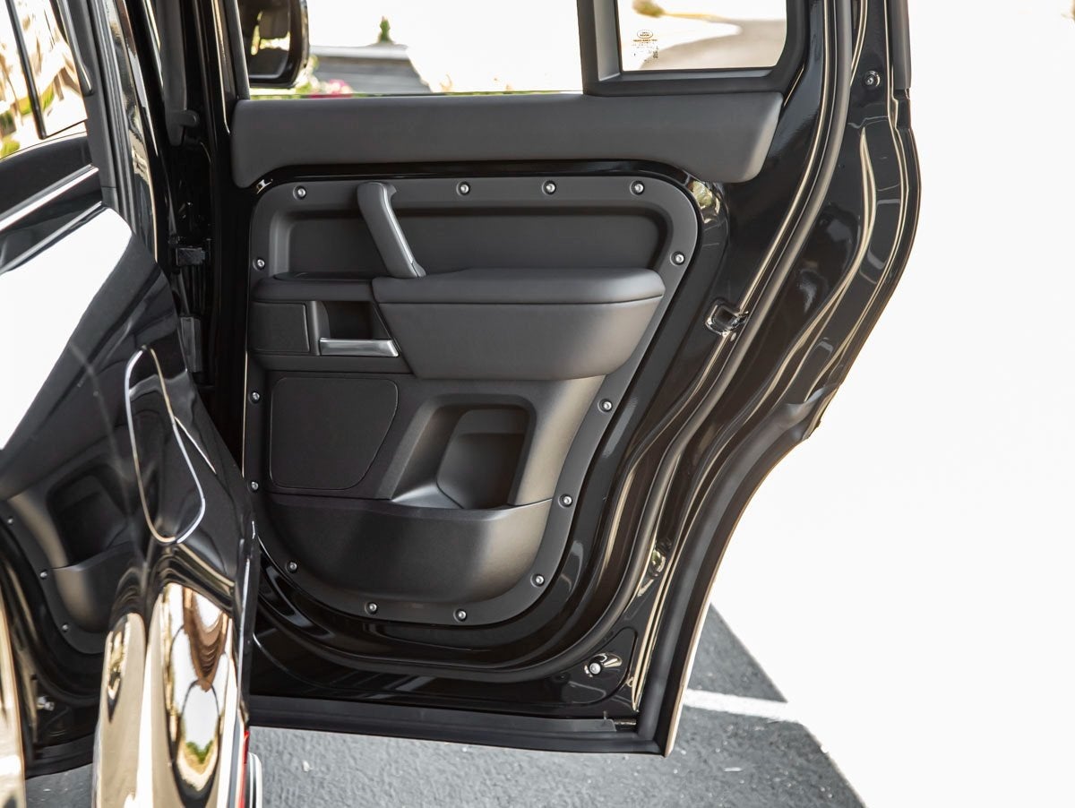 2025 Land Rover Defender 130 X-Dynamic SE