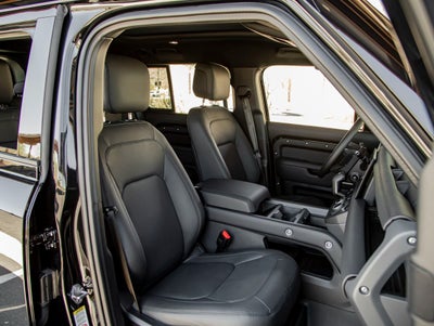 2025 Land Rover Defender 130 X-Dynamic SE