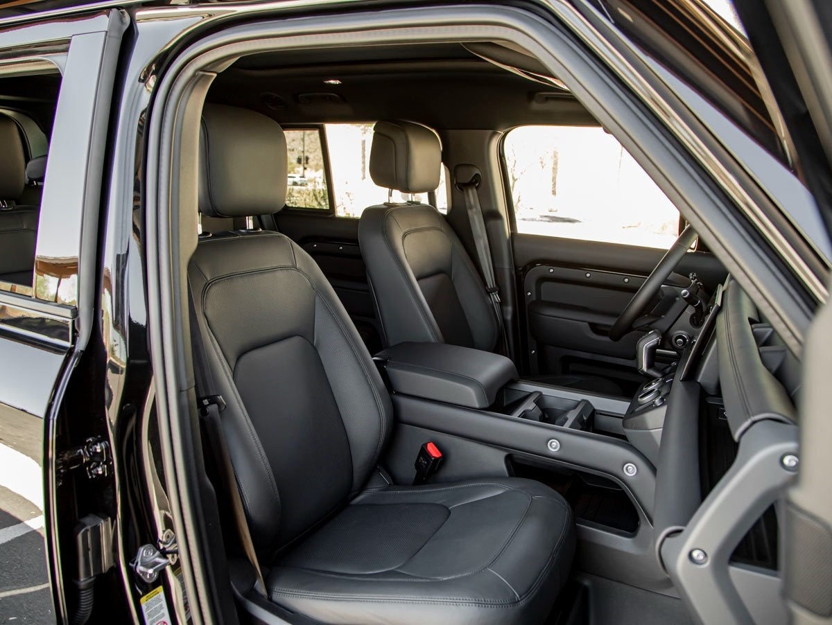 2025 Land Rover Defender 130 X-Dynamic SE