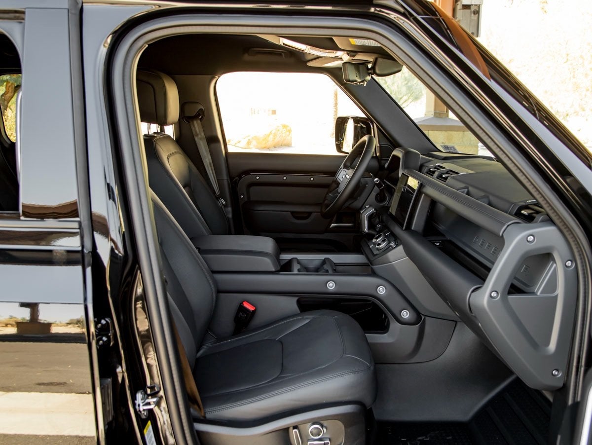 2025 Land Rover Defender 130 X-Dynamic SE