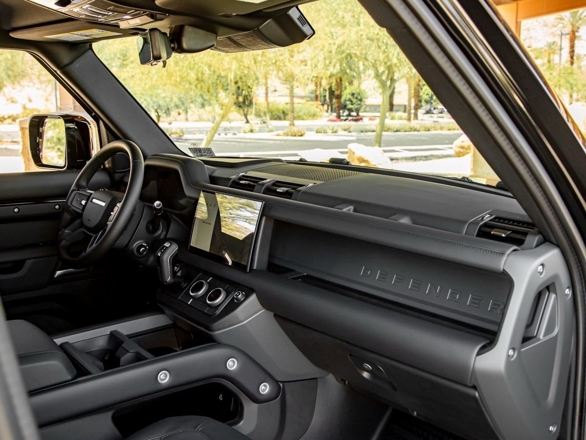 2025 Land Rover Defender 130 X-Dynamic SE