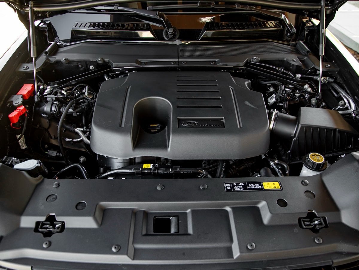 2025 Land Rover Defender 130 X-Dynamic SE