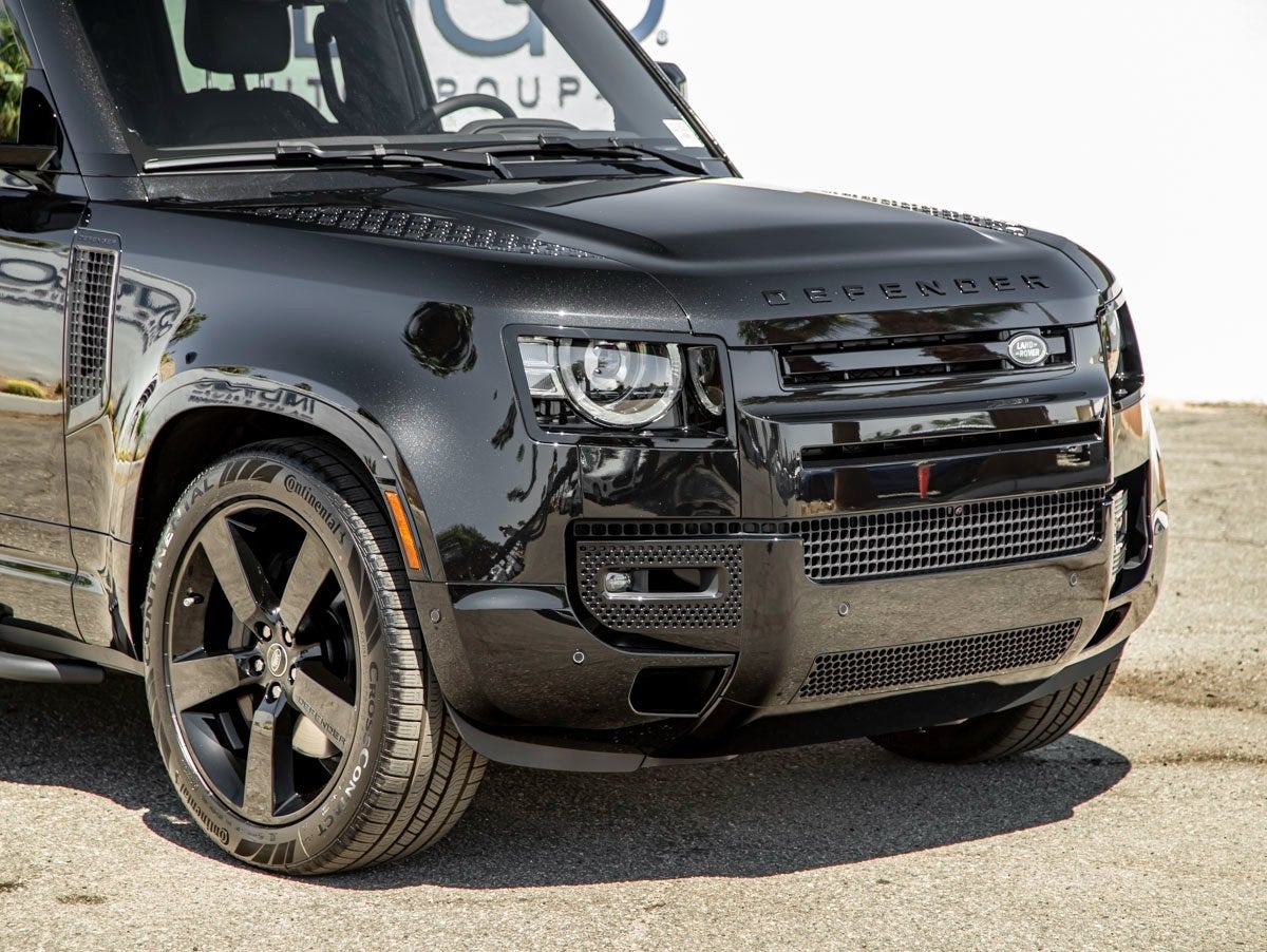 2025 Land Rover Defender 130 X-Dynamic SE