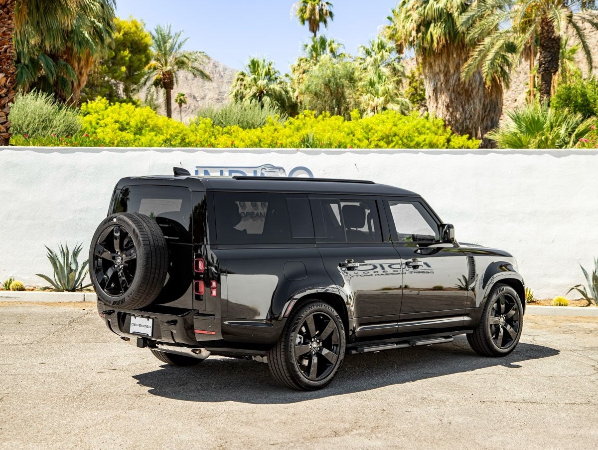 2025 Land Rover Defender 130 X-Dynamic SE