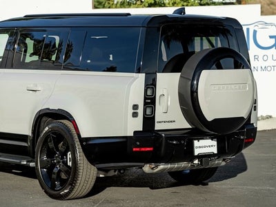 2026 Land Rover Defender 130 X-Dynamic SE