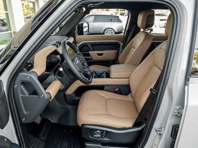 2026 Land Rover Defender 130 X-Dynamic SE