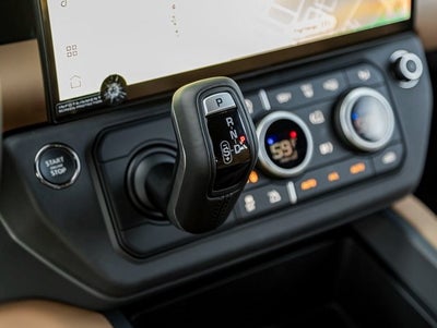 2026 Land Rover Defender 130 X-Dynamic SE