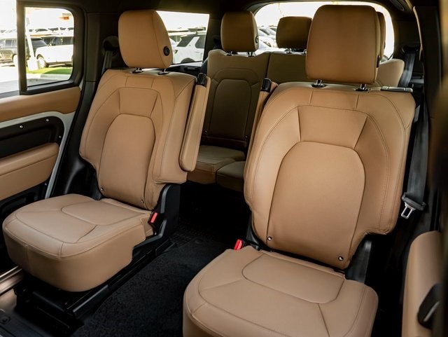 2026 Land Rover Defender 130 X-Dynamic SE