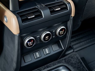 2026 Land Rover Defender 130 X-Dynamic SE