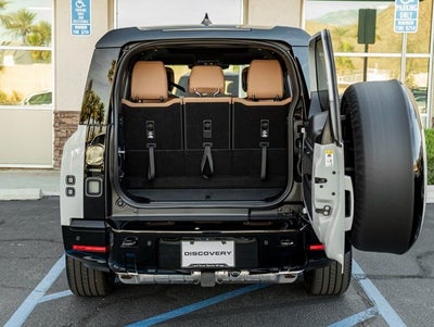 2026 Land Rover Defender 130 X-Dynamic SE