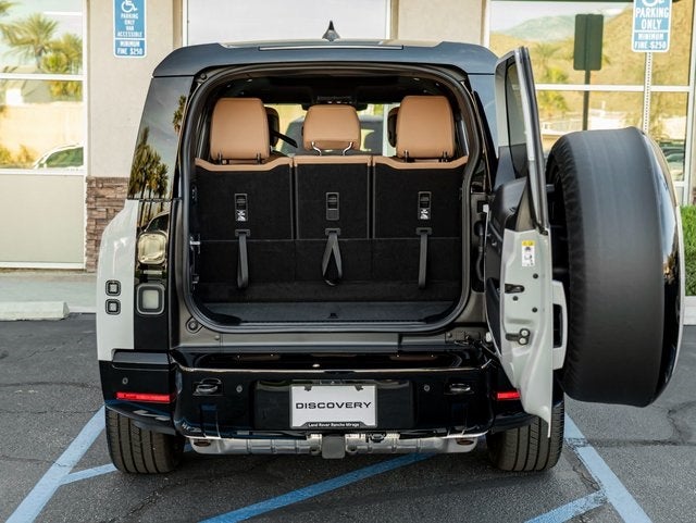 2026 Land Rover Defender 130 X-Dynamic SE