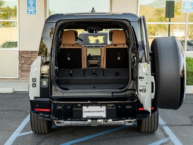 2026 Land Rover Defender 130 X-Dynamic SE