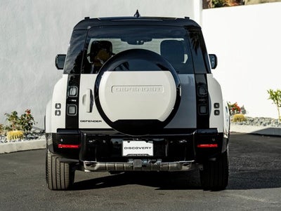 2026 Land Rover Defender 130 X-Dynamic SE