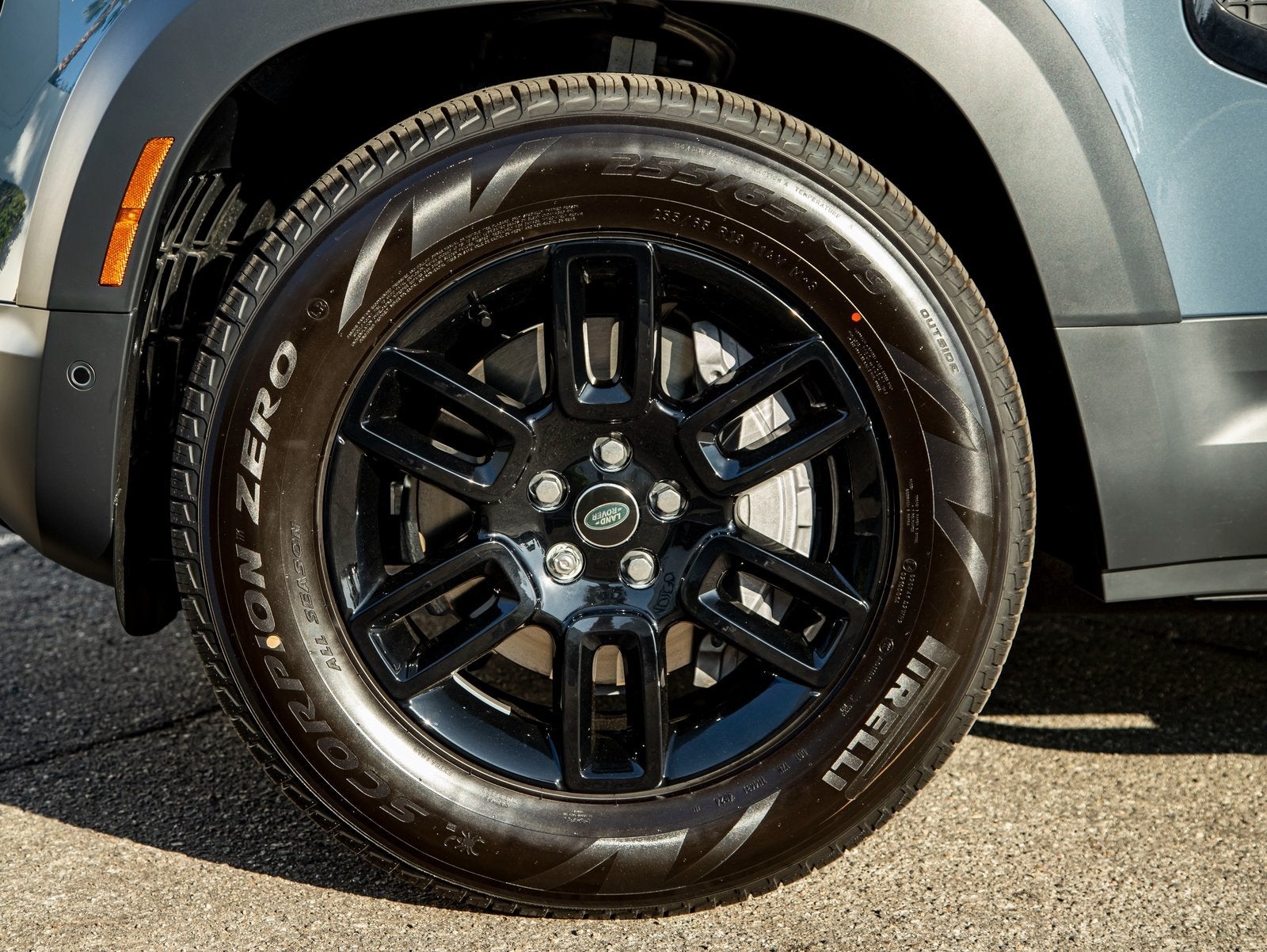 2025 Land Rover Defender 110 S