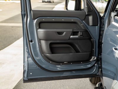 2025 Land Rover Defender 110 S