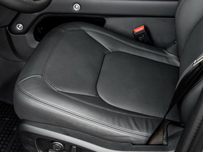 2025 Land Rover Defender 110 S