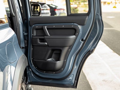 2025 Land Rover Defender 110 S