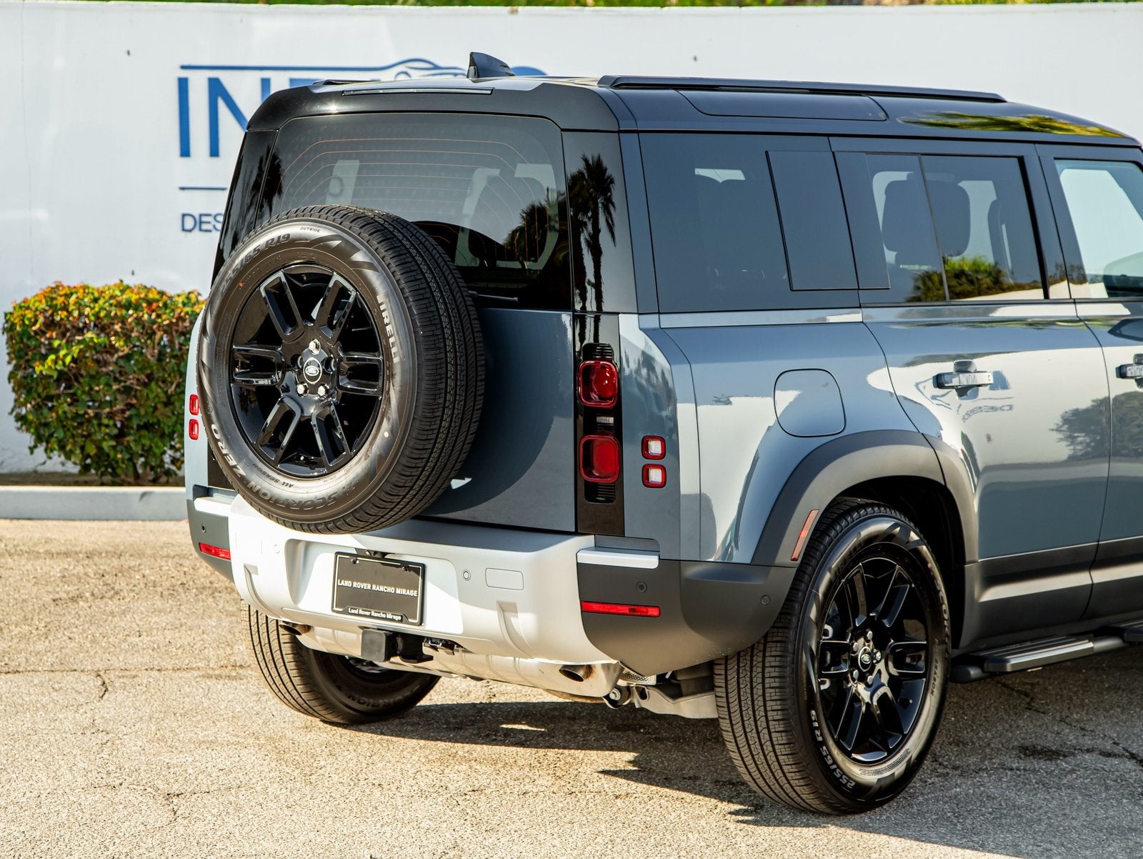 2025 Land Rover Defender 110 S