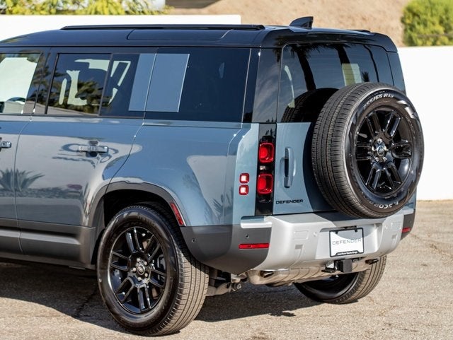 2025 Land Rover Defender 110 S