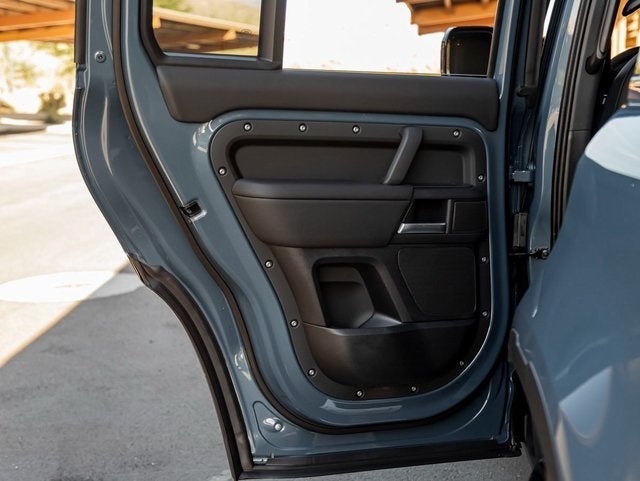 2025 Land Rover Defender 110 S