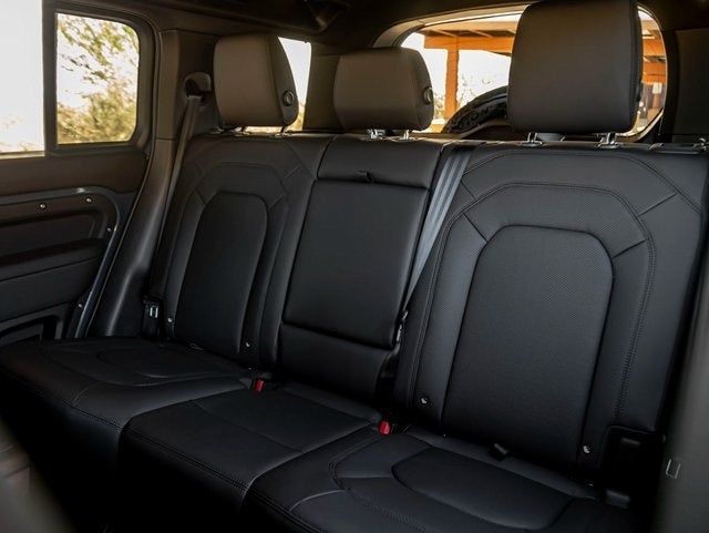 2025 Land Rover Defender 110 S