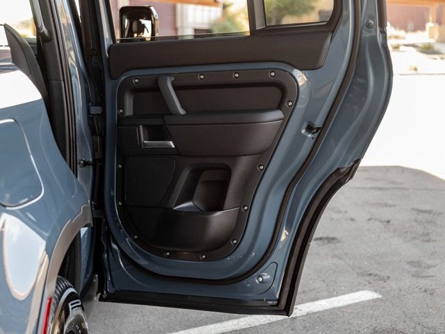 2025 Land Rover Defender 110 S