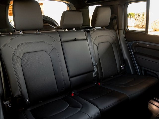 2025 Land Rover Defender 110 S