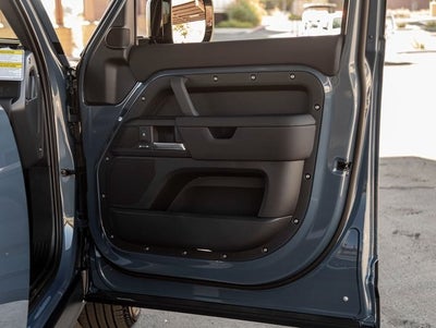 2025 Land Rover Defender 110 S