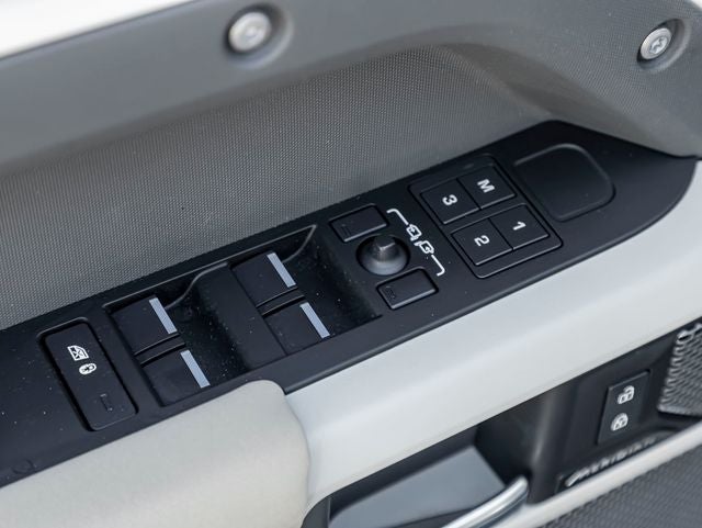 2023 Land Rover Defender 110 S