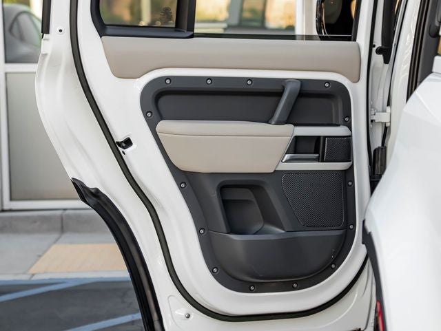 2023 Land Rover Defender 110 S