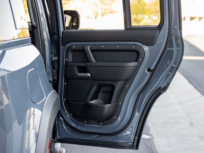 2025 Land Rover Defender 110 S