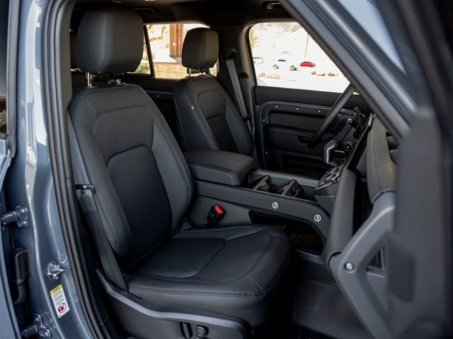 2025 Land Rover Defender 110 S