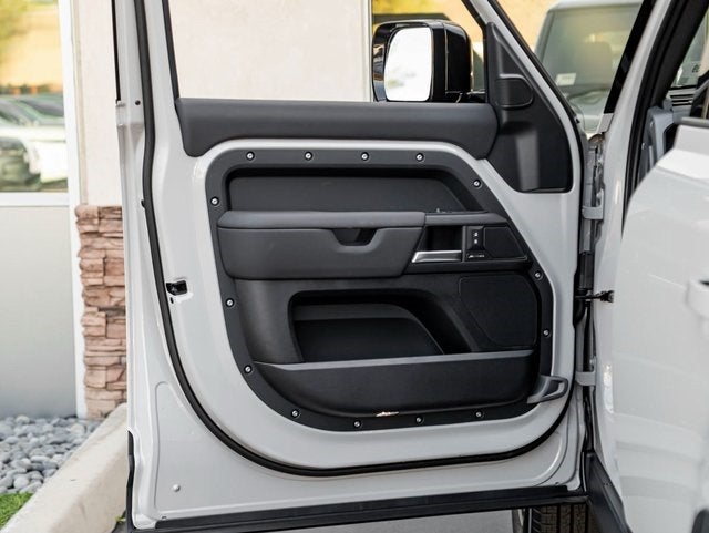 2026 Land Rover Defender 110 S