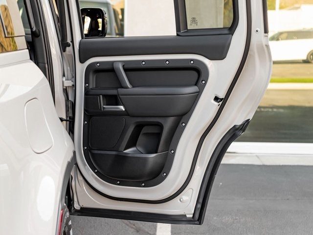 2026 Land Rover Defender 110 S