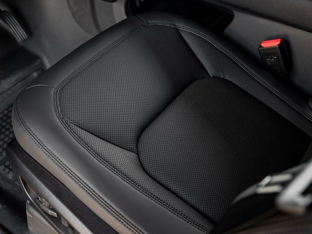 2025 Land Rover Defender 110 S