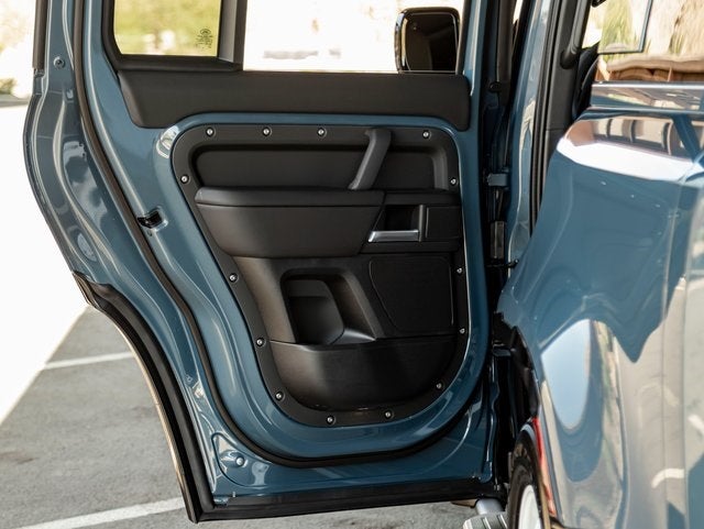 2025 Land Rover Defender 110 S