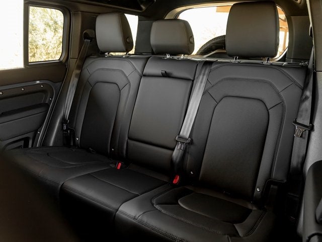 2025 Land Rover Defender 110 S