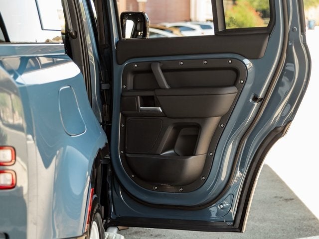 2025 Land Rover Defender 110 S