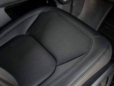 2025 Land Rover Defender 110 S